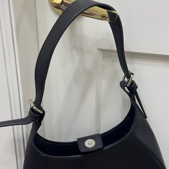 Joe Fresh Classic Black Shoulder Bag - Picture 2 of 4